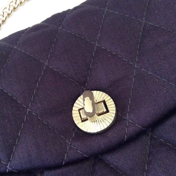 VINTAGE LORD & TAYLOR QUILTED PLUM BAG WITH CHAIN STRAP - Picture 7 of 8